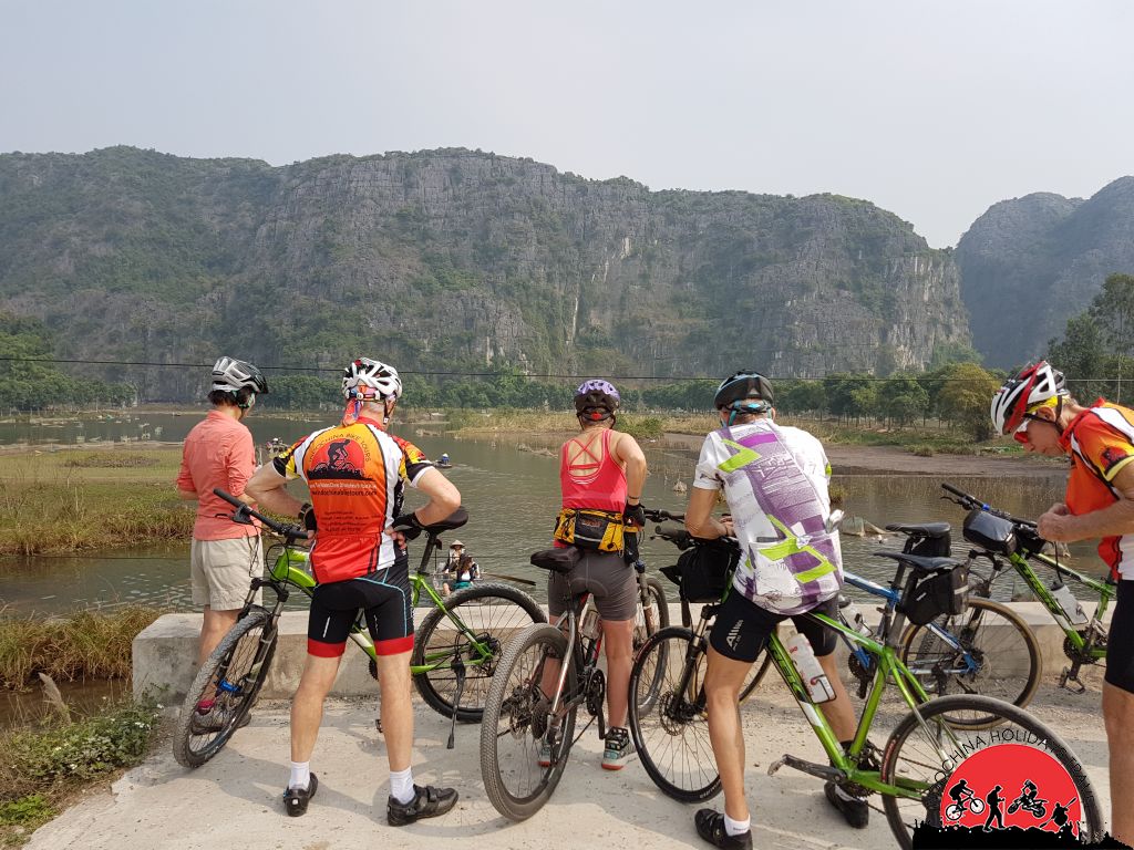 Hue BikingTo Hanoi Via Ho Chi Minh Trails – 8 days
